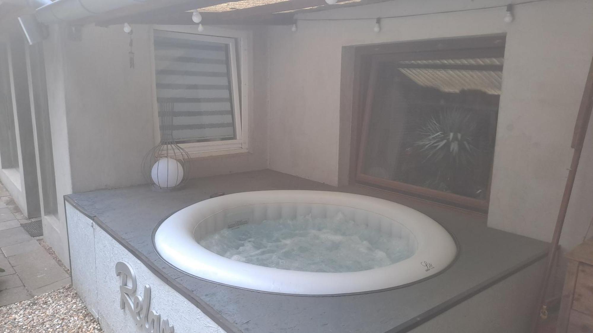 Apartmenthaus Mit Sauna Und Whirlpool Krefeld Exterior foto