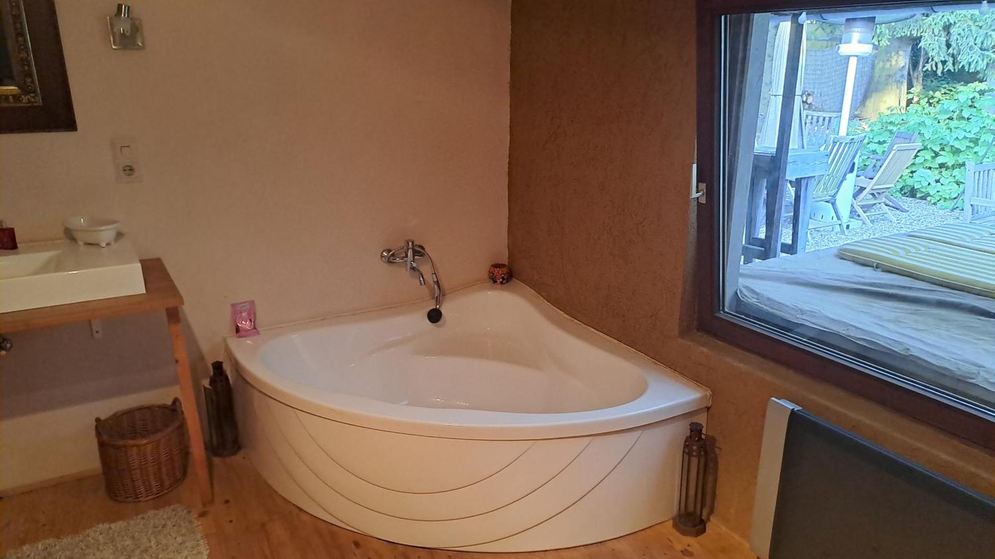 Apartmenthaus Mit Sauna Und Whirlpool Krefeld Exterior foto